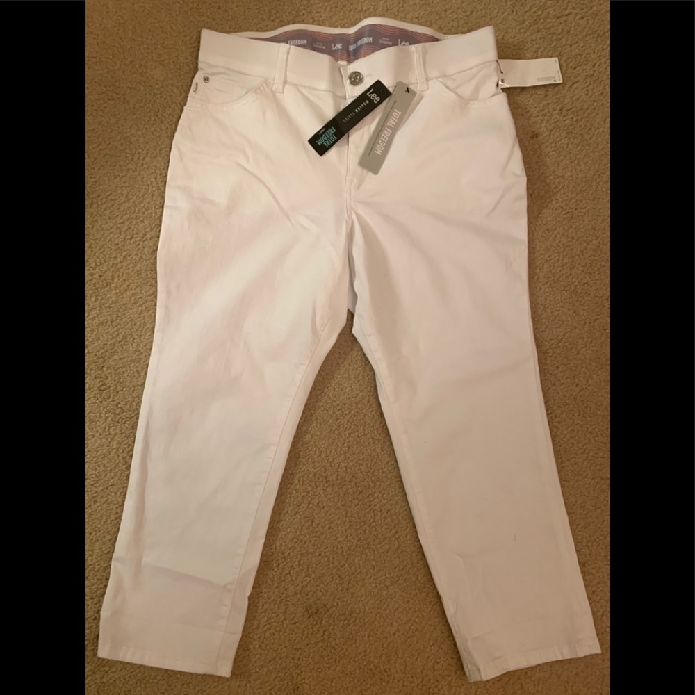 NWT white Lee Freedom straight leg pants